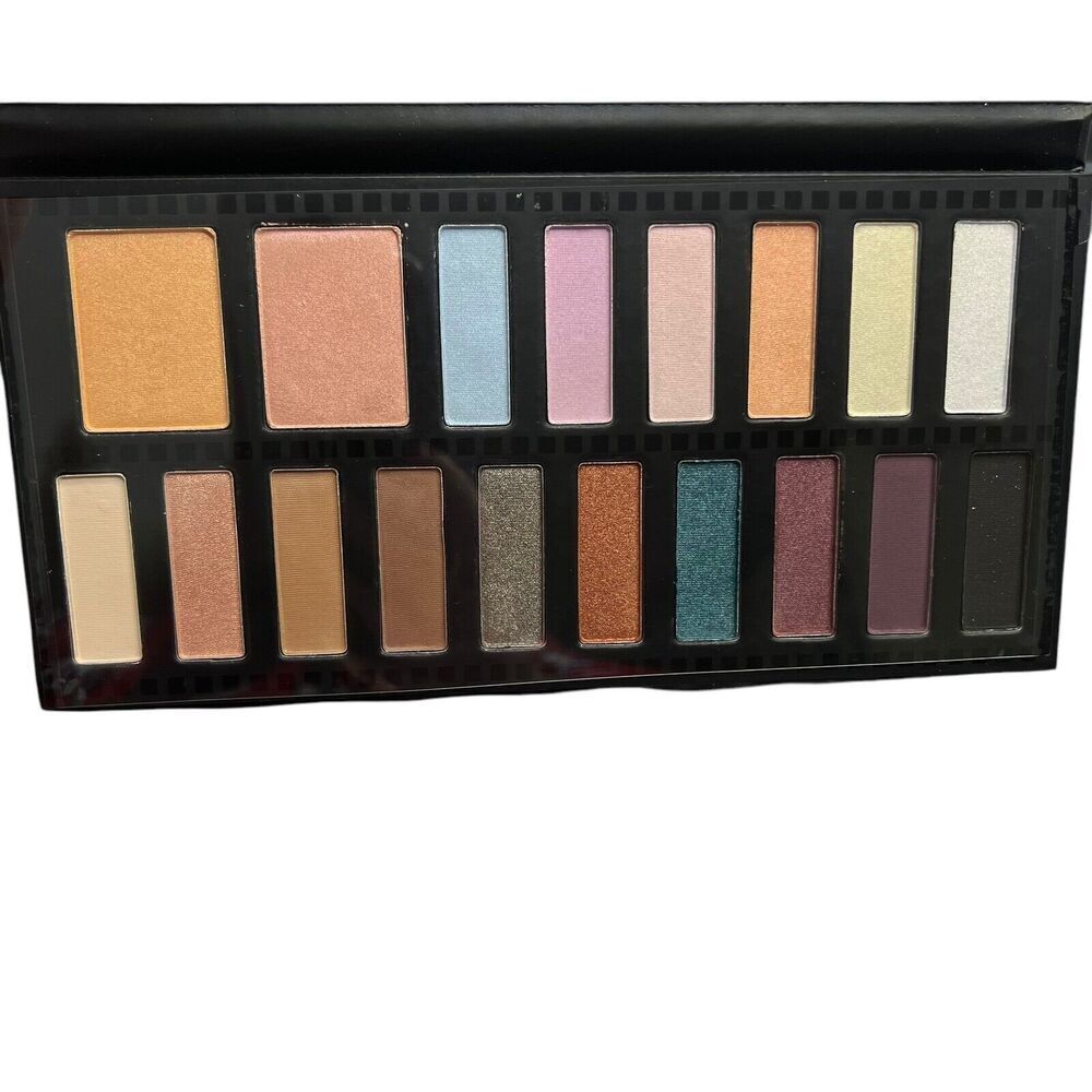 OKALAN Urban Memory Eyeshadow Palette‎ 18 Color Makeup Kit Eye Shadow